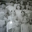 Фотография "Не полное семейство  Комкиных после войны ."