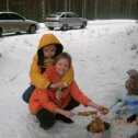 Фотография "Слева - я, справа - Ирина Сысолятина. Зима, шашлыки..."