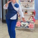 Фотография "С песней : 
Бабушки заюшки ,
стильные и стройные,
деловые модные,
 хороши собой.
Бабы,бабы, бабушки
Хоть сейчас в "Плейбой"..."