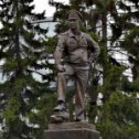 Фотография "9 мая 2024 г. в Екатеринбурге состоялось открытие монумента Герою СССР, генералу-полковнику Валерию Востротину. Он умер в этом году 13 февраля. Ему был 71 год."
