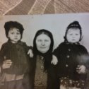 Фотография "Бабушка Марина, Тома и Таня"
