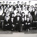 Фотография "Это наш выпускной 8-В класс школы № 5 города Выборга, 1970 год.Я в верхнем ряду третий справа."