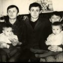 Фотография "пять братьев Саша Коля Костя и внизу Ваня Валя"