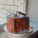 Фотография "Тортик для моего строителя. Было замечание по выполнению кладки, но его скастили за вкус."