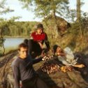 Фотография "Озеро Вуокса, давно...
Собираем подосиновики - я, Оля Соловьева, Сергей Соловьев."