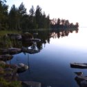 Фотография "Вечерами на озере полный штиль. И вода превращается в зеркало)"