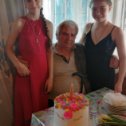 Фотография "Наш земляк .Владимир Есин,со свими внучкамивнучками."