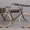 Фотография "
Боевой велосипед «Columbia Model 40» с пулемётом Кольт-Браунинг M1895. США. Конец XIX века."