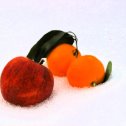 Фотография "Яблоки на снегу( с апельсинкаи)"