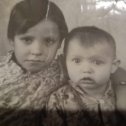 Фотография "1958г. Со старшей сестрой Таней."