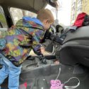 Фотография "#внук помогает ласточку привести в порядок)"