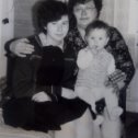 Фотография "Я и мои доченьки 1986г"