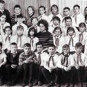 Фотография "1968 г. Школа № 71, г. Ютербог, ГСВГ. Я - в нижнем ряду, первый справа."