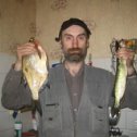 Фотография "Это я и наиболее выдающиеся результаты рыбалки сезона 2008. Щуку поймал "напополам" с сыном, он спининг держал когда на дорожку ловили."