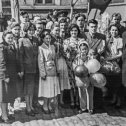 Фотография "1мая 1958года! Студенты третьего курса физико- математического факультета  ! С нами декан  Васильев Борис Андреевич!!"