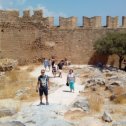 Фотография "Der Weg zum Akropolis in Lindos ist steinig und schwer und bei + 30°"
