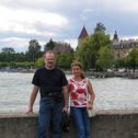 Фотография "Мы с женой в Лозанне, 2004 г. Левее от нас находится Олимпийский музей."