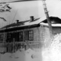 Фотография "Дом в бывшей железнодорожной ограде, ул. Вокзальная. Справа жила семья Акулёнок, слева Киприных"