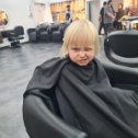 Фотография "РЖУНЕМОГУ!!! Это наша внучка Эллочка, такой взгляд сделала в парикмахерской! (май 2024)"