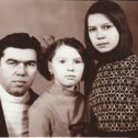 Фотография "Мой любимый зять Евгений с дочками"
