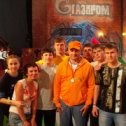 Фотография "На НТВ с Н.Фоменко!!!!!Я слева от Фоменко в серой футболке!!!!!"