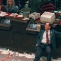 Фотография "Изнуренный инвестор после завершения худшего дня в истории фондового рынка. "Черный понедельник", 19 октября 1987 г.
...А после рухнул СССР..."