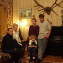 Фотография "2006 г. Жуковский. Свежеполученная квартира. Слева от меня - лучший в мире папа, две лучших в мире мамы (одна - благодаря мне) и лучшая в мире дочка."