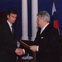 Фотография "С губернатором Самарской области Титовым. Вручение сертификата на губернаторскую стипендию."