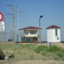 Фотография "дорога на Самарканд...ждем поезд-стрелу Ташкент-Самарканд(красивый,типа Сапсан)"