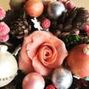 Фотография "Банально писать про новогодние торты и пирожные... эта композиция вся из натурального бельгийского шоколада украшала мой новогодний и рождественский стол и главное сделана руками моей мамочки @rimochka_rimiko ! 
Каждая шишка и розочка, каждая ягодка и снежника все съедобно, но рука не поднимается съесть))) Римуля, спасибо 🙏 😘😘😘😘 обожаю 
Всех с Рождеством!!!"