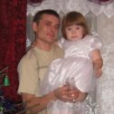 Фотография "Я с лева и дочь Карина справа новый год 2008 дома"
