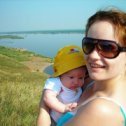 Фотография "Удмуртия, на берегу р. Кама, мыс Любви, конец августа 2007. Это я и моя доча Манюська"