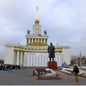 Фотография "Москва. ВДНХ. Памятник В.И.Ленину. Скульптор  - Манизер, перед главным павильоном."