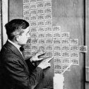 Фотография "Деньги в качестве обоев во время гиперинфляции. Германия, 1923 год"