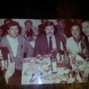 Фотография "мы на свадьбе Эдика Турьянского.я без очков 2-й справа, рядом в костюме с галстуком Алёшкин Саша."