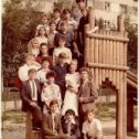 Фотография "После окончания школы. г.Сургут, 1987г. (я на верху справа в темной рубашке обнимаю столбик)"