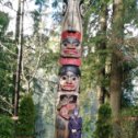 Фотография "Ванкувер, тотемы "первых людей" - индейцев"