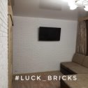 Фотография "➡️ Друзья! Хочу представить Вам!  #Римский камень #luck_bricks в оформлении гостиной👍 ♥️ совместный проект и работа @plitka_38
_____________________________________
➡️Цена 500р/м2
✔Замер БЕСПЛАТНЫЙ
Монтаж от 700р/м2
☎️43 93 38
89149515817
www.moisabricks.ru
🏠Березовый 33

#luck_bricks #plitka_38 #ремонтиркутск #иркутск #дизайниркутск #ангарск #шелехов #свойдом #мойдом #ремонтсвоимируками #жкстрижи #жкизумруд #дизайнериркутск #интерьер #праздники #аршан # байкал #лето"