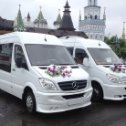 Фотография "Аренда микроавтобуса Mercedes Sprinter VIP

Микроавтобусы Mercedes Sprinter VIP пользуются наибольшей популярностью среди наших клиентов. Чтобы понять почему, достаточно взглянуть на их фотографии. Но, несомненно, в реальности они выглядят еще лучше. Завод-изготовитель не занимается выпуском элитных комплектаций данной модели микроавтобусов, поэтому все доработки выполняются вручную в специализированных тюнинг-ателье. Как правило эти работы длятся несколько месяцев и по стоимости иногда достигают цены самого авто.

Если в части экстерьера улучшения не так сильно заметны и позволяют узнать в нем серийную версию, то внутри у данных машин полностью переработанный салон, по уровню комфорта и оснащения сравнимый разве что с бизнес-классом самолетов. Салон заменяется полностью и его отделка и оснащение производятся материалами и комплектующими премиум-класса. Анатомические кожаные кресла, созданные по индивидуальному дизайну, со вставками алькантары, регулируемые спинки сидений удобные подлокотники и подголовник..."