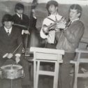 Фотография "Фото с сайта Отдела Культуры Вспоминаем гитариста. 1971 год. Школа."