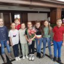 Фотография "Катя (слева первая) на дне рождения с одноклассниками     март 2021"
