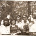 Фотография "Мы все еще молодые, 1982 год. У Ромы в армии. Таня, я, Женя, Сашка, Рома и Михан."