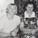 Фотография "Эдик с бабулей, сегодня братику исполнилось бы 61 🙏🙏🙏"