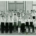 Фотография "26-я школа, 4 класс, 73/74 у/г.
я третий слева во втором ряду"