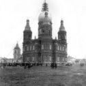 Фотография "поднятие креста на главный купол Собора Архистратига Михаила, Соборная площадь, 1905 ? год"