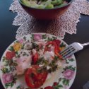 Фотография "Ужин, курочка тушёная в духовку в сметане и горчице, салат овощной с кешью. "