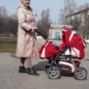 Фотография "Бальзам души моей !  С правнучкой Софьей поехали в школу за внучкой Ярославой."