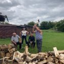 Фотография "привыкли руки к топорам   вот только сердце шалит  неслушаеся докторов    на физзарядке  26 авг"