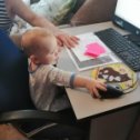 Фотография "Внучек учит деда как компьютером пользовотся"