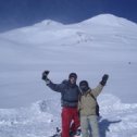 Фотография "Две вершины Эльбруса, перед ними два Вовки, я тот, который повыше:) "